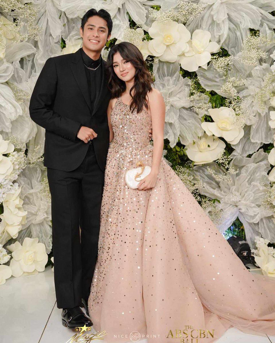 TODBOverseas's tweet photo. Date night at #ABSCBNBall2023 ✨✨

DONBELLE ABALLazing STARS

#BELLEOfTheBall
#DazzlingDONNYOfTheBall
#ABSCBNBall2023
#ABSCBNForeverGrateful

Engage here:
https://t.co/HG2Av8atPw https://t.co/lCfO4zetLP