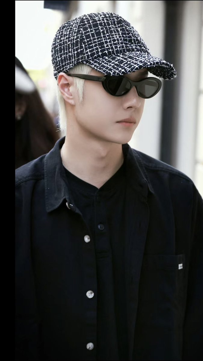Pm_wangz's tweet photo. OMG!!!!! ตุยเย่ไปเลยยยยยยจ้าาาา😎

#WangYibo_WelcomeToParis 
#WANGYIBOINPARIS https://t.co/gAXSnPIiGB