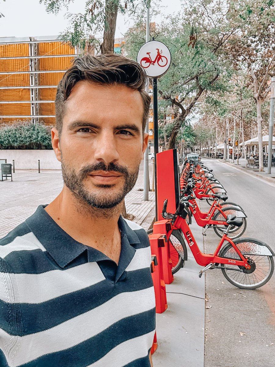 aitorarriaga_b's tweet image. 📚He visitat l’equipàs del @manyanetsandreu He conegut projectes cooperatius i d’educació emocional, l’aposta per l’excel•lència acadèmica i per créixer en valors i quina passada d’instal•lacions i noves aules @EscolesManyanet #josocmanyanet #familiamanyanet #juntsiambesperança