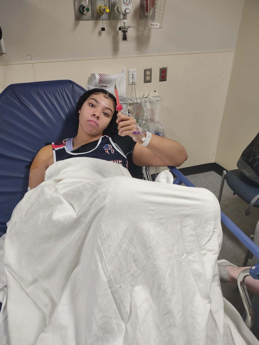 Shoulder Dislocation.... minor setback. I'LL BE BACK... 😆