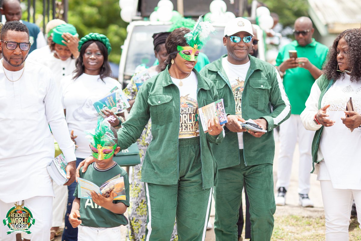 cecitychurch's tweet photo. REACHOUT WORLD NIGERIA CARNIVAL FLOAT
Our Highly Esteemed Zonal Pastor leading Christ Embassy City Church in the Reachout World Nigeria Carnival Float as brethren took to the streets distributing copies of the Rhapsody of Realities to the citizenry of our Great Nation.
#ROWN https://t.co/yx76DgCoFy