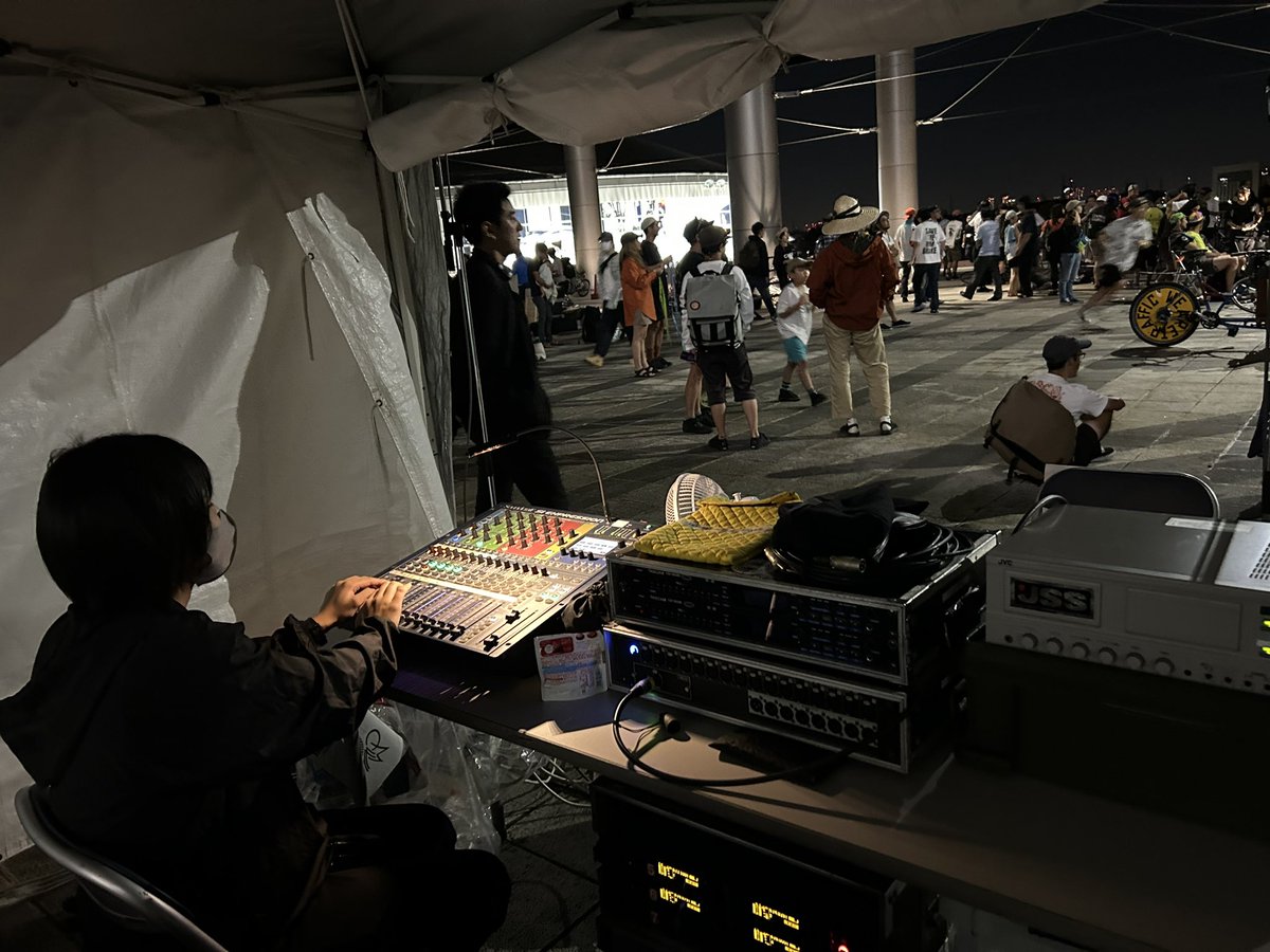jssinc_co_jp's tweet photo. 【現場紹介】日産スタジアム
#jss #publicaddress #soundreinforcement #electrovoice #sx300 #trumpetspeaker #siexpression1 #bycicle #nissansstadium #worldcup #operator #is #yogo https://t.co/9tCovrwXnZ