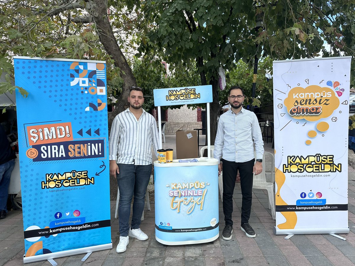 AkGenclikKmlps's tweet photo. 📍Demokrasi Üniversitesi, Ulucak 

Üniversitelerin öğrencilere kapılarını açtığı yeni eğitim yılının ilk gününde ilçemizde bulunan Demorasi Üniversitesi Hazırlık kampüsünde öğrenci kardeşlerimizi “Kampüse Hoşgeldin” standımız ile karşıladık. https://t.co/wXQCuRU0Zn