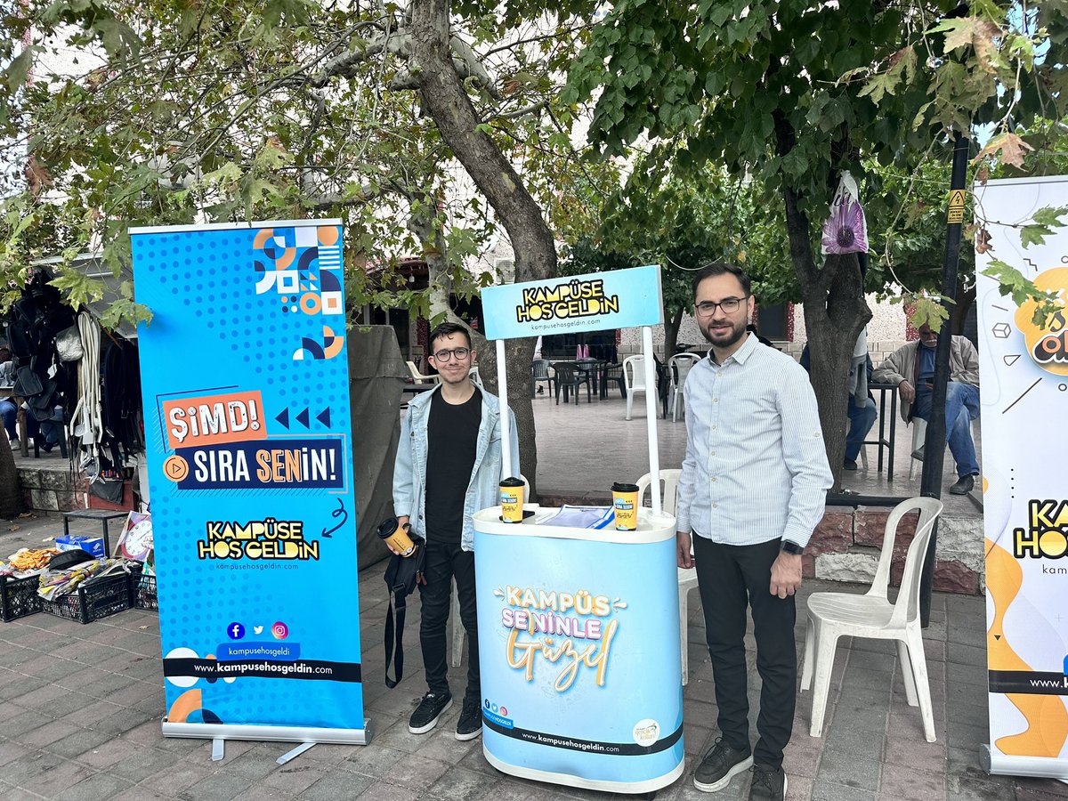 📍Demokrasi Üniversitesi, Ulucak 

Üniversitelerin öğrencilere kapılarını açtığı yeni eğitim yılının ilk gününde ilçemizde bulunan Demorasi Üniversitesi Hazırlık kampüsünde öğrenci kardeşlerimizi “Kampüse Hoşgeldin” standımız ile karşıladık.
