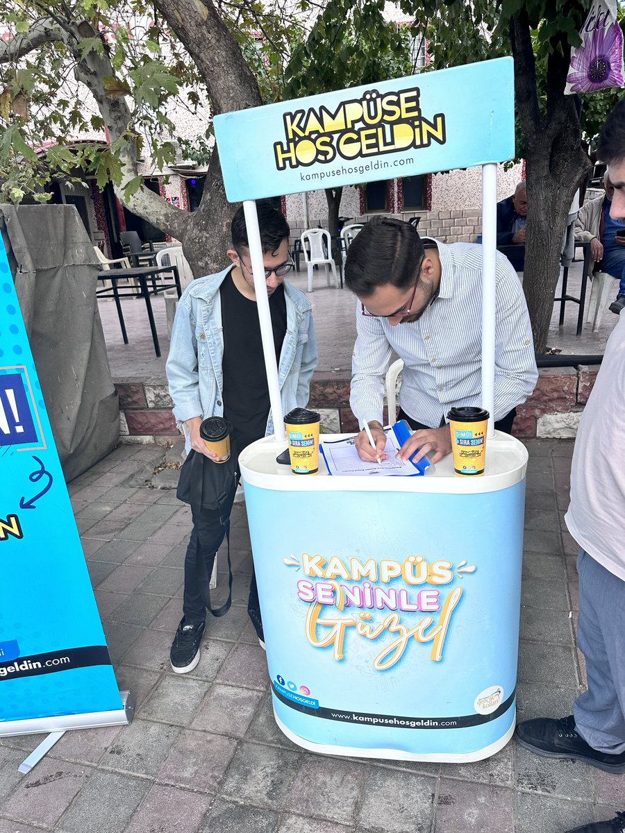 AkGenclikKmlps's tweet photo. 📍Demokrasi Üniversitesi, Ulucak 

Üniversitelerin öğrencilere kapılarını açtığı yeni eğitim yılının ilk gününde ilçemizde bulunan Demorasi Üniversitesi Hazırlık kampüsünde öğrenci kardeşlerimizi “Kampüse Hoşgeldin” standımız ile karşıladık. https://t.co/wXQCuRU0Zn