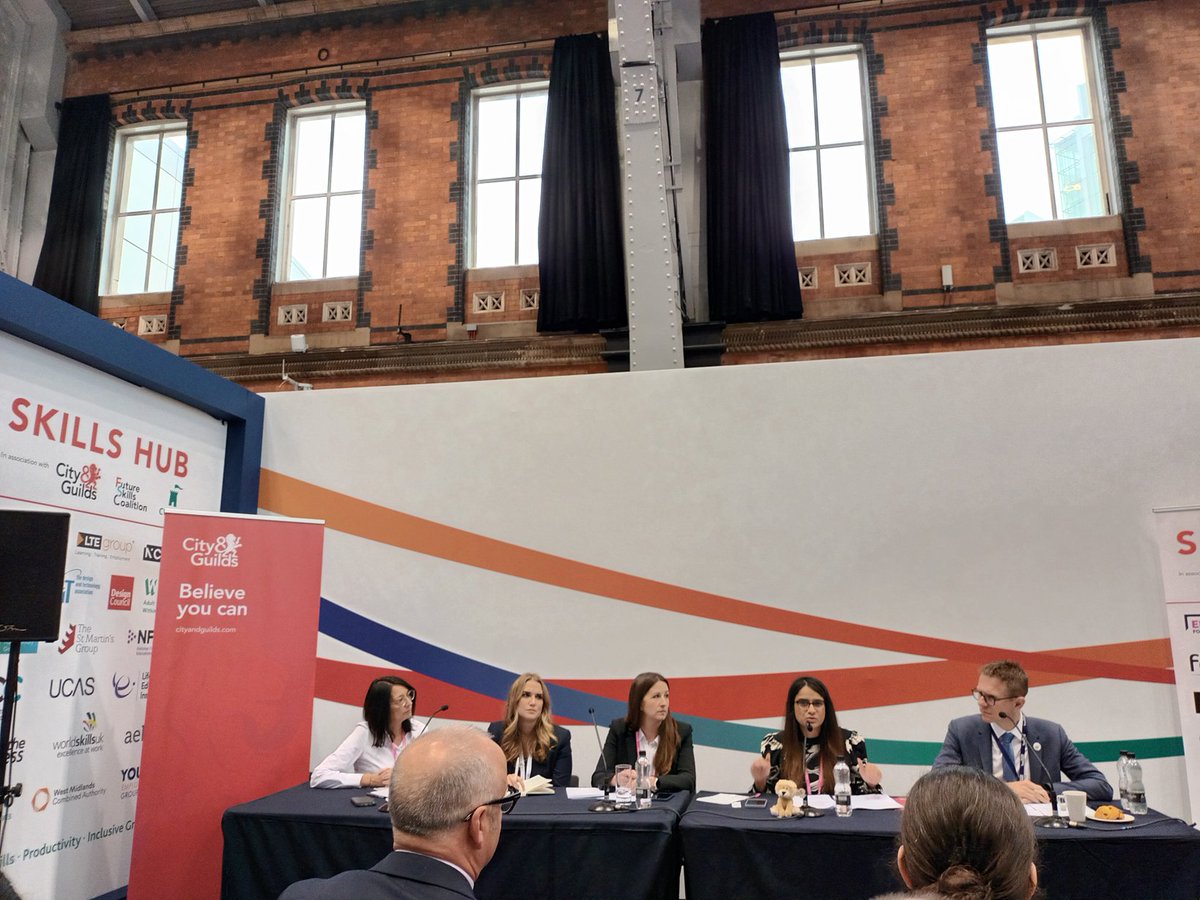 worldskillsuk's tweet image. In the #SkillsHub with @cityandguilds talking improving productivity and economic recovery #futureskillscoalition #ConservativePartyConference