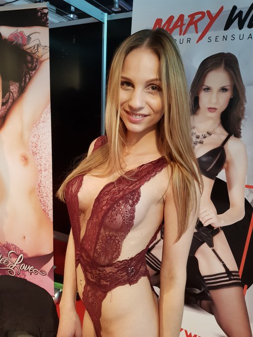 SOO, es wird ernst meine S&uuml;&szlig;en 🍾 Wem sehe ich dieses Wochenende auf der Venus am  Stand von VISIT X? Ich<a href="/tag/marywet"class="tags"><span>#marywet</span></a>