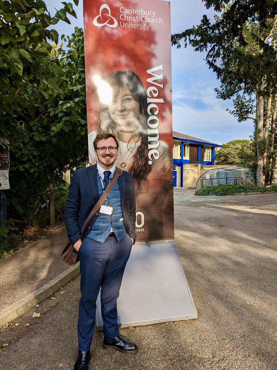 🥳 👏 Big congratulations to Tom Prosser (aka Dr!) who successfully defended his PhD last week! 

 Also congrats to supervisors Dr James Cane and Dr Fergal Jones!

#CCCUPsychology #CCCUPsych #CCCUProud #HelloChristChurch #Psychology #psychologist #Canterbury #Kent #socialscience