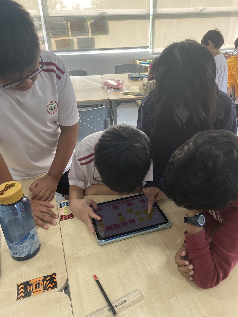 MsGabriellaKL's tweet photo. Using jamboards today to sort fraction vocabulary - working in groups to match definitions and pictorials. Social and #technology masteries in action! @HELPISKL https://t.co/KoFKC47ysY