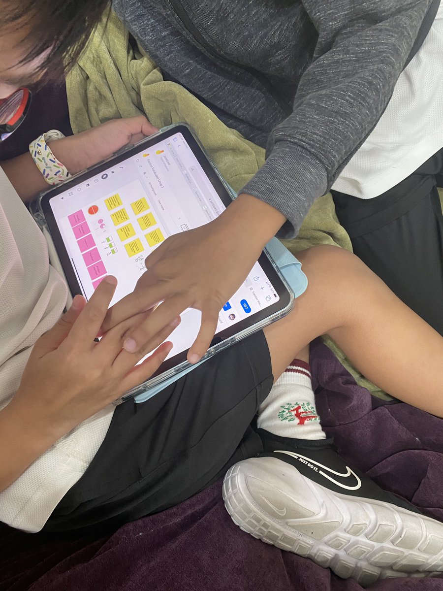 Using jamboards today to sort fraction vocabulary - working in groups to match definitions and pictorials. Social and #technology masteries in action! <a href="/HELPISKL/">HELP International School</a>