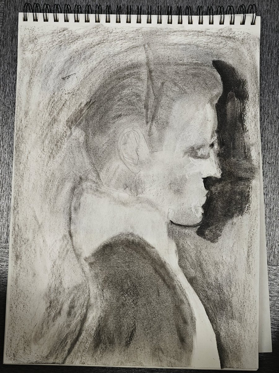 AlixDumbDerg's tweet photo. Vuelta a mis sufrimientos por no saber dibujar 😔😔 https://t.co/f9DjpqCH0I