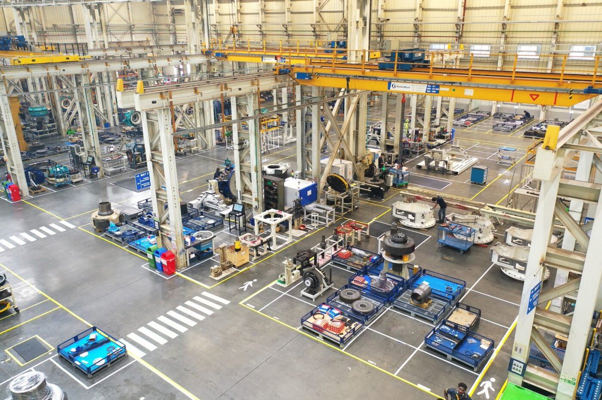 ZF_Group's tweet photo. Thrive, #ZFWindPower's service concept, refurbishes gearboxes within 90 days with the same guarantee as a new gearbox.
π Find out(@RW_Mag p51) πhttps://t.co/PpFYlVHqUI
π Get in touch at @windergy_india π€B223
#empoweringasustainablefuturetogether #forcontinuousavailability https://t.co/mLo0OOQUXl