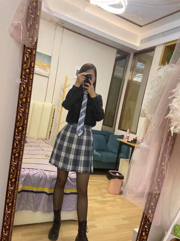 37号美女：淮南田家庵区朝阳中路家乐福旁（近龙湖南路附近
妹子黑丝YYDS,穿ol配黑丝高跟鞋跪着给我口，双手扶着头自己插，没几分钟就射脸上和嘴里了，服务都有 毒龙69帮洗澡擦身，用舌头舔 600/炮,包夜13 
美女联系方式在置顶推文获取 #淮南约炮 #淮南兼职 #淮南上门