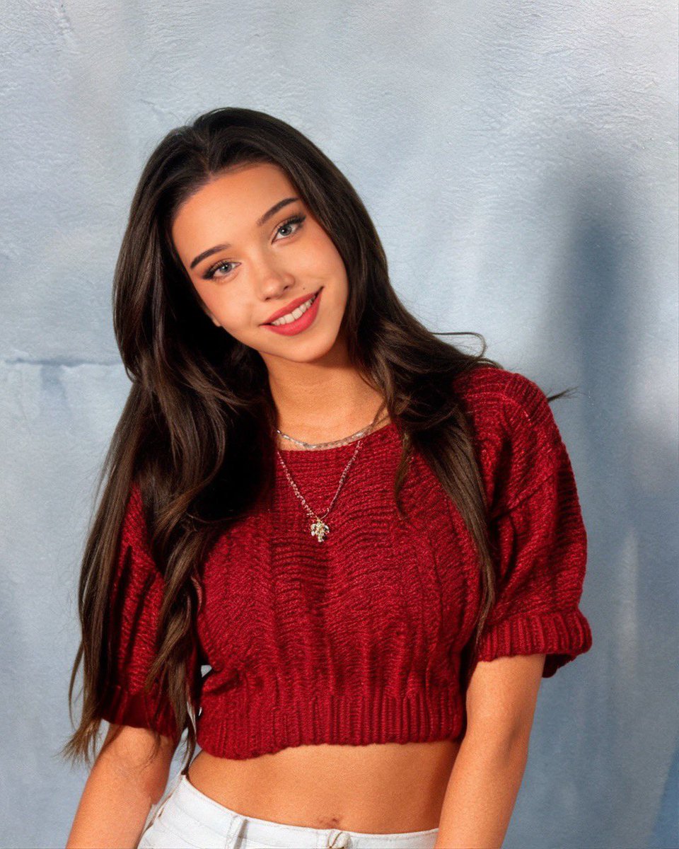 lydia violet on X: Class of 2020📚 which one do you think I was? 💕 alsooo  going live in 3 hours woooo t.coRAhiYUg54u  X