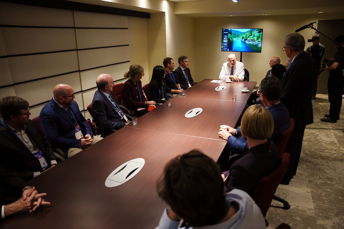 VidensAnalytics's tweet photo. Deux magnifiques journées passées à l'événement All In! Lire notre résumé complet juste ici : https://t.co/JmbqIU5qsI https://t.co/VaDkSEoN2E