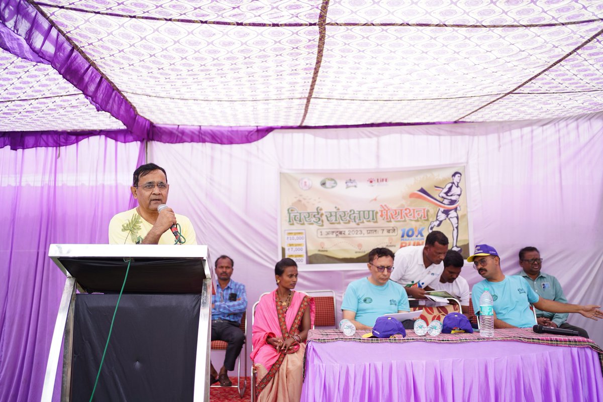 KangerValleyNP's tweet photo. The award ceremony for the felicitation of the winners of Marathon for Bird Conservation was graced by the presence of our esteemed dignitaries. Shri Rajesh Kumar Pandey, CCF, Wildlife, Md Shahid, CCF, Shri Dhammshil Ganvir, Director, Kanger Valley National Park were present. https://t.co/Xeg7UBuxNv