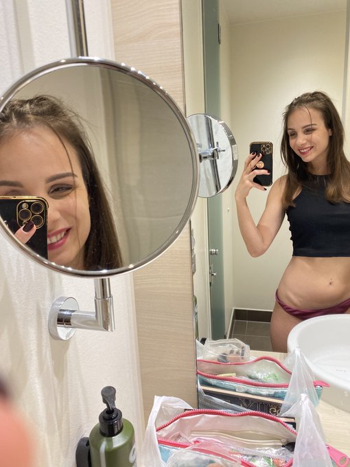 Puuuh Berlin got me 🤯 Noch einen Tag feiern und dann geht's nach Hause f&uuml;r ein zwei Tage vollkommener<a href="/tag/mvsales"class="tags"><span>#mvsales</span></a>