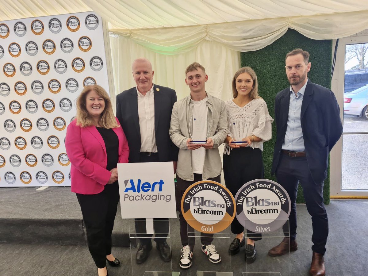 bonchocolatiers's tweet image. What an honour! Bon Chocolatiers came home with an amazing 4 @BlasNahEireann awards! Thank you all for the continuous love and support❤️a big thank you to Artie and the wonderful team for a great weekend.
#blas23 #irishfoodawards