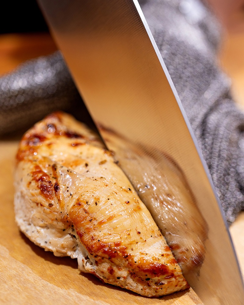 🍋🍗 Citrus Sensation Alert! We're bringing chicken breast to the table! Enter into a world of zesty goodness with our new Citrus Chicken Breast! #BolayBites