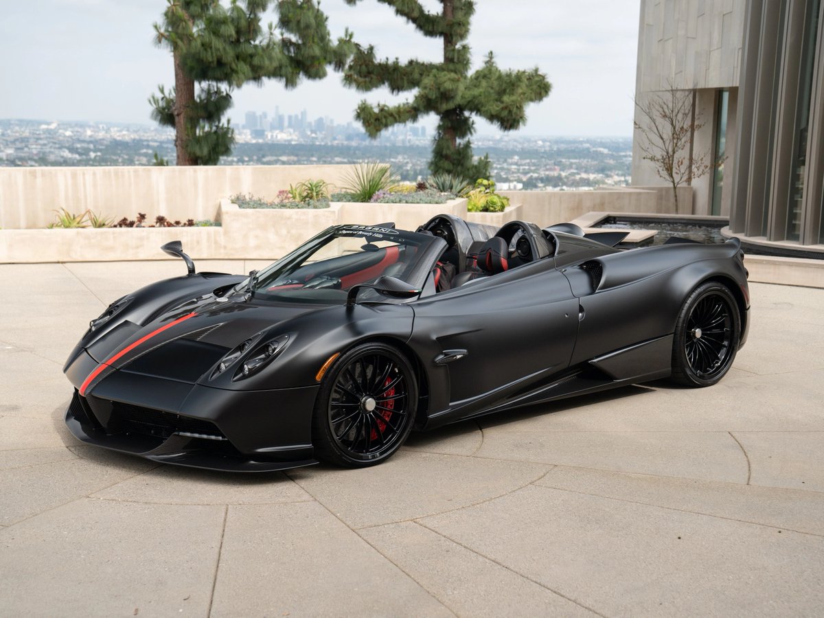 duPontREGISTRY's tweet photo. Check the spec on this incredible 2017 Pagani Huayra Roadster 🖤 https://t.co/LKJe20dLEx