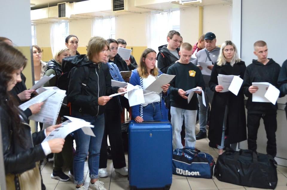 WCR_Swinoujscie's tweet image. Witajcie!  Dziś 2 października 2023 roku, na terenie całej Polski rusza kolejny turnus #DobrowolnaZasadniczaSłużbaWojskowa. Elewom życzymy siły i samozaparcia 💪💪💪w ukończeniu szkolenia a chętnych do jego odbycia zapraszamy na: 
zostanzolnierzem.pl

📷#7BOW