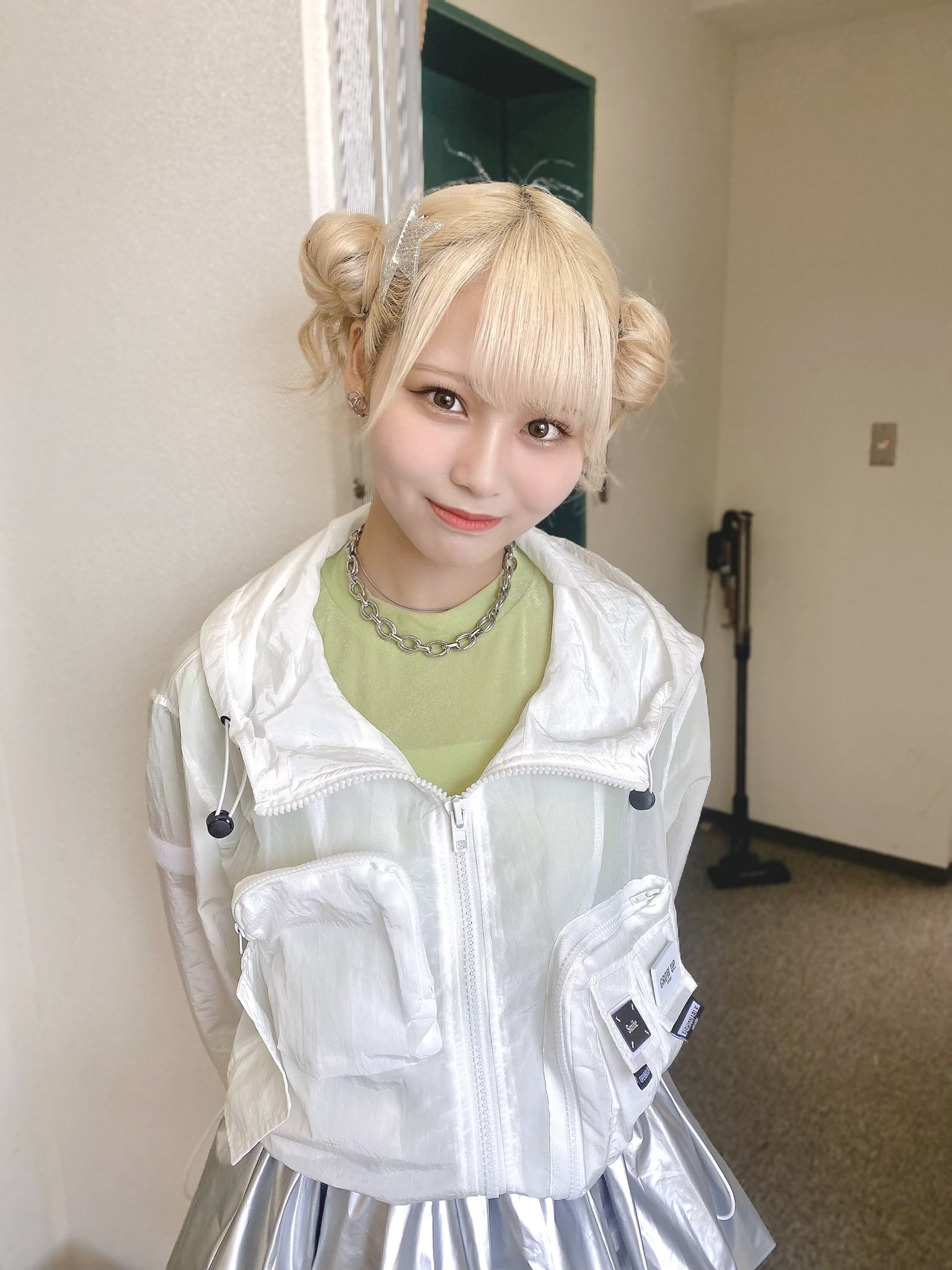 り*様 =LOVE 大場花菜 6周年衣装② 直筆 生写真 大場花菜 生写真 6周年コンサート - メルカリ