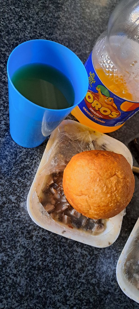 ShxcksBW's tweet image. @The_Cookoff late entry but I can beat those 2 plates. 🤣🤣🤣

#EndsMeat