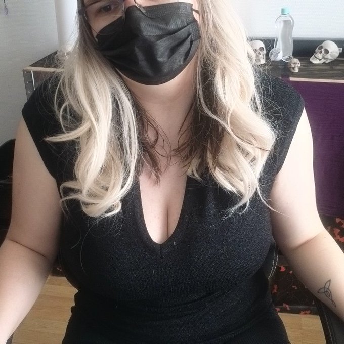 Hey hey heeey, who's ready to join me online @Stripchat? 👉 https://t.co/Tfh8LLIBM3 #stripchat #stripchatlive<a class="tags" href="/tag/stripchat">@stripchat</a><a href="/tag/stripchat"class="tags"><span>#stripchat</span></a><a href="/tag/stripchatlive"class="tags"><span>#stripchatlive</span></a>