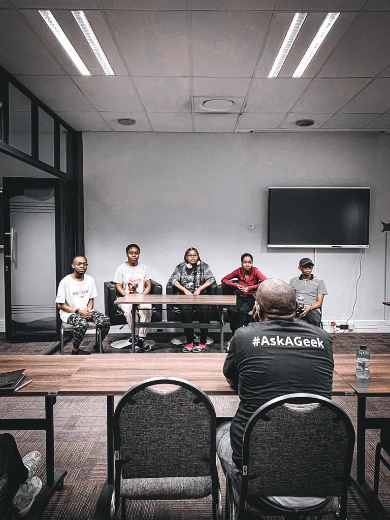 bbdsoftware's tweet photo. Wrapping up an epic weekend! The @geekulcha Hackathon 2023 has left us inspired, amazed, and filled with hope for a brighter future! 💡💻

The hackathon was more than an event; it was a movement! 💪 #GKHack23 #TechInnovation #ImpactfulWeekend https://t.co/8DktlbZ99K