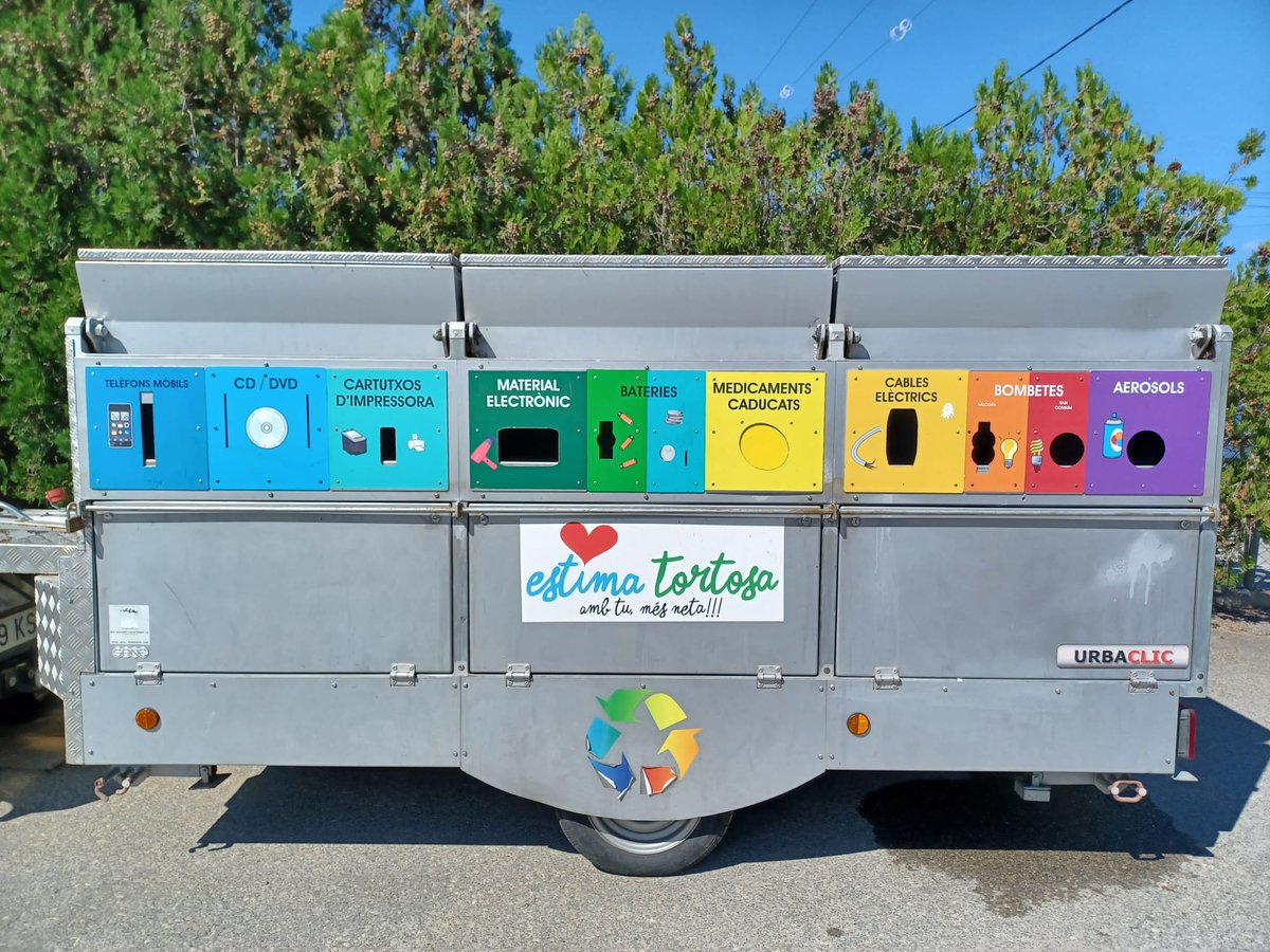 CuidemTortosa's tweet photo. Incorporem pictogrames a la deixalleria mòbil per fer més fácil la identificació dels residus que van a cada bústia.

📱💿🔦🔋🔌💡

Moltes gràcies al CEE Sant Jordi per la proposta!

#inclusió #estimatortosa #ambtureciclem♻️ https://t.co/38GhKlyZE5
