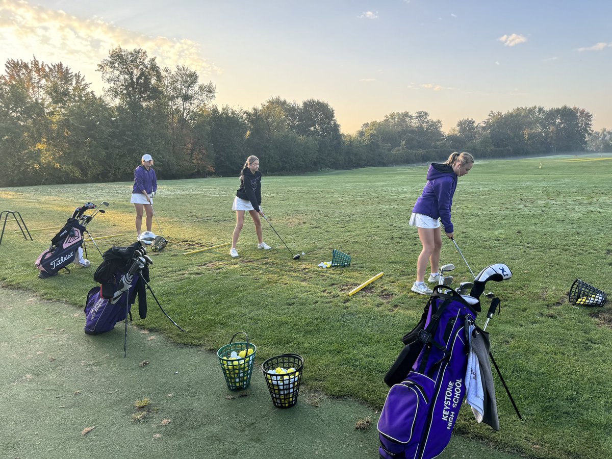 KHSCatsWGolf's tweet image. Some early morning swings before these ladies make their way to Good Park in Akron for Districts. Thank you Mud Run golf for use of the range &amp;amp; thank you @medinaathletics for the recommendation. @KLSD_Sports #keystonepride