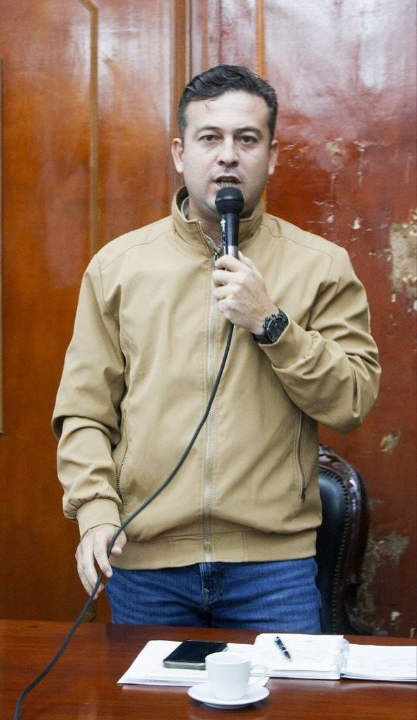 partidoUNT's tweet photo. Diputado al #CLEC, @carlosmolinave informó que: "legisladores de la #Unidad aprobaron crédito adicional para #Insalud y exigieron conocer los detalles hacia dónde serán destinados los recursos".
https://t.co/5vpepZeB3d
#02Octubre @unt_carabobo https://t.co/04AahpwNvT