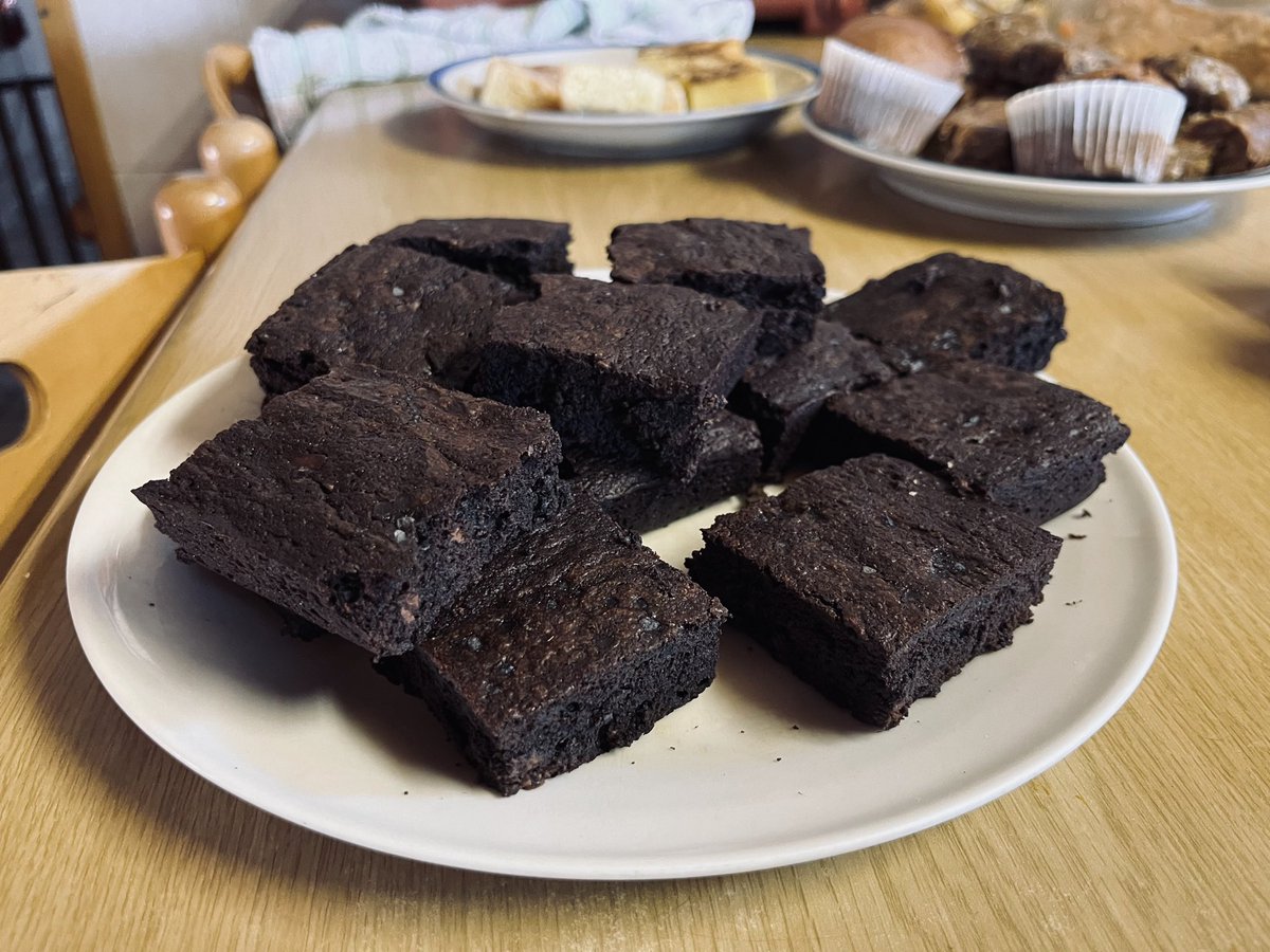 chunky_delights's tweet photo. Brownies

Went a little crazy with trying out brownie recipes make about 5 different types 🤪.

#brownies #blondiebrownie #crazycombo #toomuchtoeat #oreo #oreobrownies #veganrecipes #gemsquash #pastrychef #baking #smallbusiness #startupbusiness https://t.co/0kMf1S1PkL