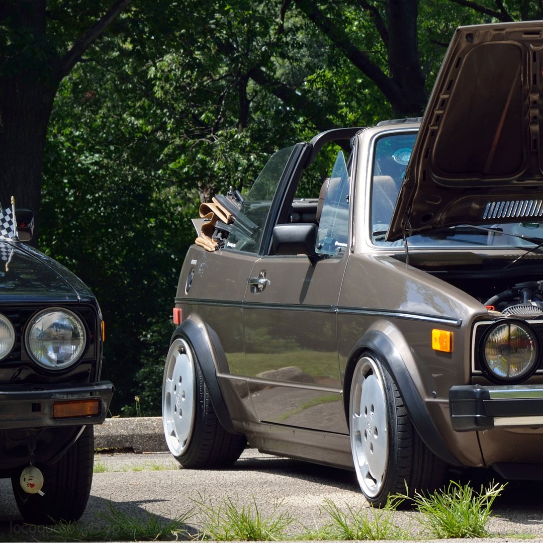 vwcampmobile's tweet photo. 1984 Volkswagen Cabriolet at the 2023 Stateline Volks Folks Vintage Picnic in Rockford, Illinois. I like it! My first VW was an '84 diesel Rabbit.
#StatelineVolksFolks #vwcabriolet #vwrabbit #vwgolf #vwmk1 #vwgolf1 #vwmk1golf #cabriolet #vwconvertible #vwlife #vwlove #vw https://t.co/dg2rHUkUVf