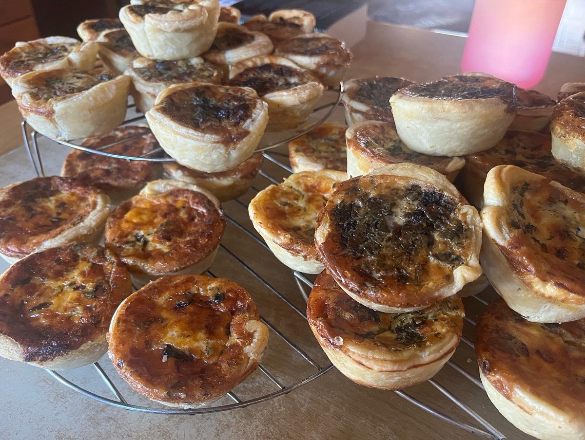 chunky_delights's tweet photo. Quiches

Prefect for any time of the day snack or meal. With a variety of filling you can choose from.

I’ve made these a couple times now to test different filling and they’ve been eat up within two days 😆.

#quiches #savorybaking #soyummy😋 #pastrychef #baking #smallbusiness https://t.co/vS1d0TcfFn