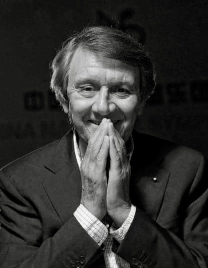 Michel Plasson a 90 ans aujourd’hui. 
Formidable musicien, merveilleux chef d’orchestre, il reste mon maître et mon modèle pour l’opéra français qu’il défend avec tant de passion et d’énergie. 
Bon anniversaire mon cher maître !