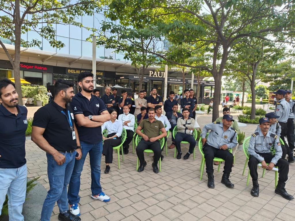cyberpoliceggm's tweet photo. A Cyber Awareness/Police ki Pathshala programme organized during cyber security awareness month on 2nd Oct 2023 at One Horizon Center, Gurugram by Cyber police Gurugram 
#Gurugrampolice
#Cyberawareness 
#Police_ki_pathshala
#Cyberpolicegurugram
#Haryanauday https://t.co/5zqgaynmNh