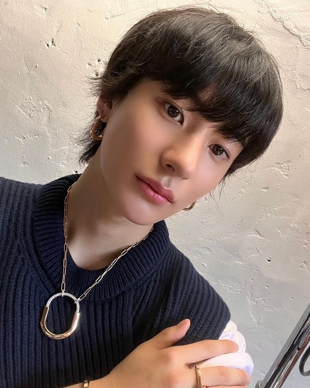 [IG] 231002 <a href="/RIIZE_official/">RIIZE</a>

🫅🤳

#RIIZE #라이즈
#RISEandREALIZE
#WKOREA #tiffanyandco
<a href="/wkorea/">W Korea</a> <a href="/tiffanyandco/">Tiffany & Co.</a>
<a href="/WeRIIZEPH/">RIIZE PHILIPPINES</a>