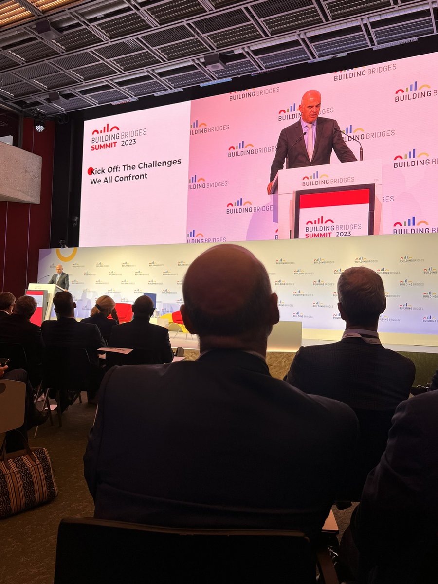 tallula_h's tweet photo. Kick-Off #buildingbridgessummit https://t.co/LeQdsa1ucs