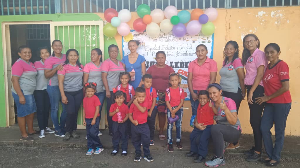 CdceCala_Calva's tweet photo. Inicio de actividades Pedagógicas en las diferentes instituciones educativas
#VenezuelaPresenteEnLaEscuela
@NicolasMaduro 
@MPPEDUCACION 
@_LaAvanzadora 
@DianneryArangu3 
@EliasEducacion1 
@CDCEGuarico 
@Gob_Guarico https://t.co/yApivagcC2