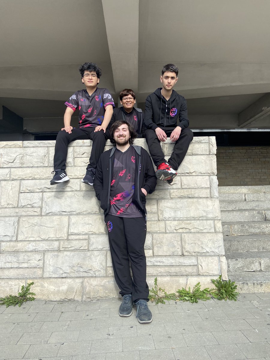 LukitasX tweet media