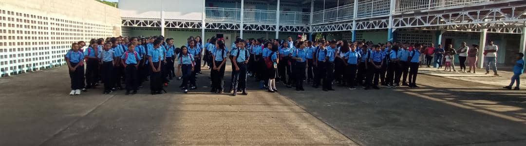 CdceCala_Calva's tweet photo. Inicio de actividades Pedagógicas en las diferentes instituciones educativas
#VenezuelaPresenteEnLaEscuela
@NicolasMaduro 
@MPPEDUCACION 
@_LaAvanzadora 
@DianneryArangu3 
@EliasEducacion1 
@CDCEGuarico 
@Gob_Guarico https://t.co/9B3TJnlOxS