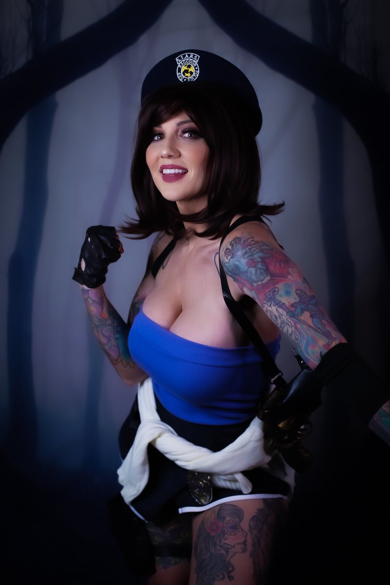 Ericafettish's tweet photo. I'll be cosplaying Jill Valentine at NYCC 💜 @urwaifuneptune will be my Ada 🥰🥰🥰 https://t.co/GxYuHKgdT0