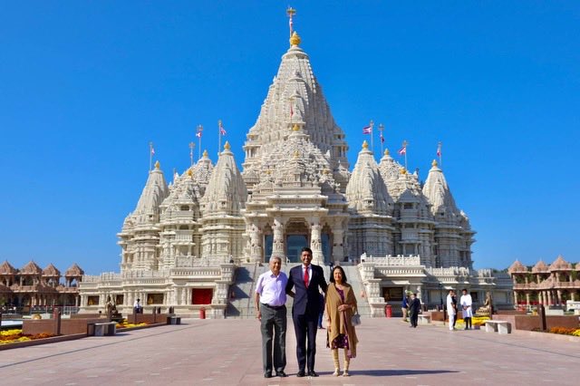 RoKhanna's tweet photo. A sentimental moment to be with my parents at @akshardham_usa- a landmark celebrating culture, architecture, &amp; service. The Indian American community is no longer in the shadows as it was through my youth. As impressive as any world landmark including the Taj Mahal &amp; Notre Dame. https://t.co/JxoogR8GNP