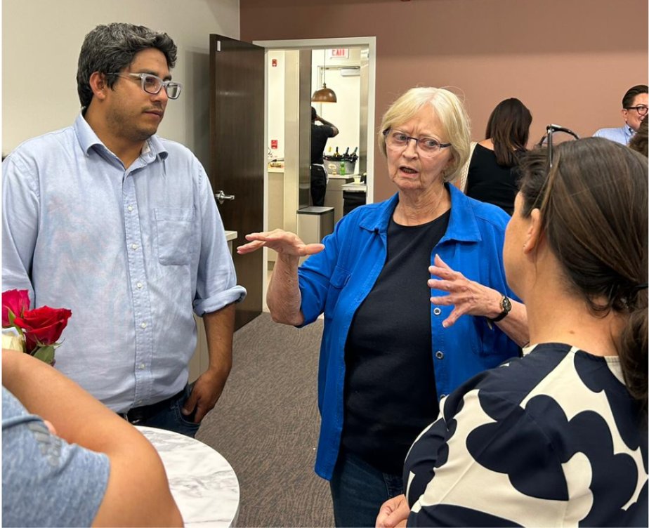 Hd27Marian's tweet photo. As always, it was so lovely to meet supporters over the weekend. Thanks to everyone who showed up! https://t.co/rVafl5uMdg
