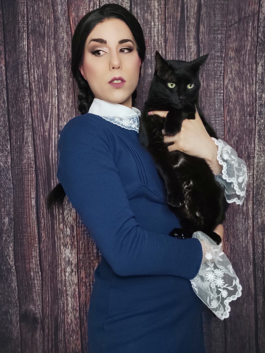 KonekoCosplay's tweet photo. HALLOWEEN IS COMING! Salem has been kidnapped by Agatha !! 😱 But it seems that Salem is tooooooo cute and Agatha wants to keep him with her😂

#sabrinacosplay
#witchcosplay #netflixcosplay
#chillingadventuresofsabrina #agathacosplay
#sabrinaweirdsisters #weirdsisters #blackcat https://t.co/MKBVXqRTnA