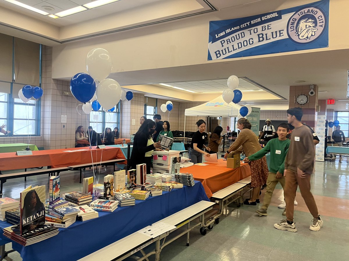Zone126Queens's tweet photo. Last Thursday night we hosted the Long Island City High School Family Night and welcomed over 400 students, families and community members. We announce the expansion of the SUDZ for School Success Laundry Program for 75 students. We cannot wait to see everyone next year. https://t.co/PFM7dHtBLi