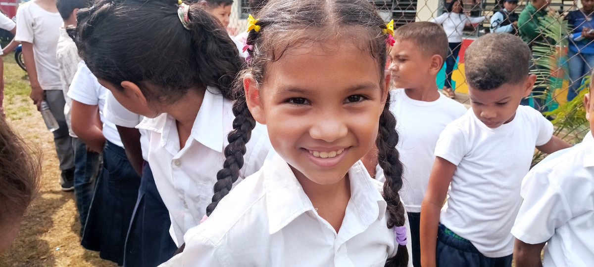 Zonaeducadelor1's tweet photo. Desde la EPB "Dr. José María Vargas" municipio Tucupita #DeltaAmacuro se dió apertura al nuevo año escolar 2023-2024 con mucha alegría, paz y amor  #VenezuelaPresenteEnLaEscuela 
@NicolasMaduro @_LaAvanzadora @MPPEDUCACION @FlorvidiaLaya https://t.co/zKioJH2kBv