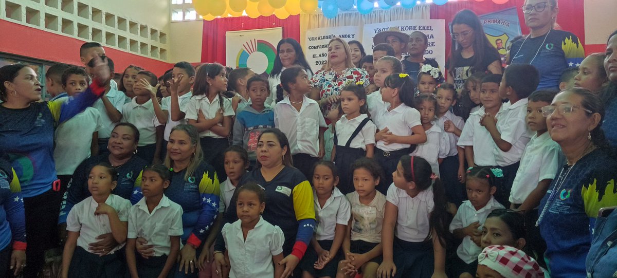 Zonaeducadelor1's tweet photo. Desde la EPB "Dr. José María Vargas" municipio Tucupita #DeltaAmacuro se dió apertura al nuevo año escolar 2023-2024 con mucha alegría, paz y amor  #VenezuelaPresenteEnLaEscuela 
@NicolasMaduro @_LaAvanzadora @MPPEDUCACION @FlorvidiaLaya https://t.co/zKioJH2kBv