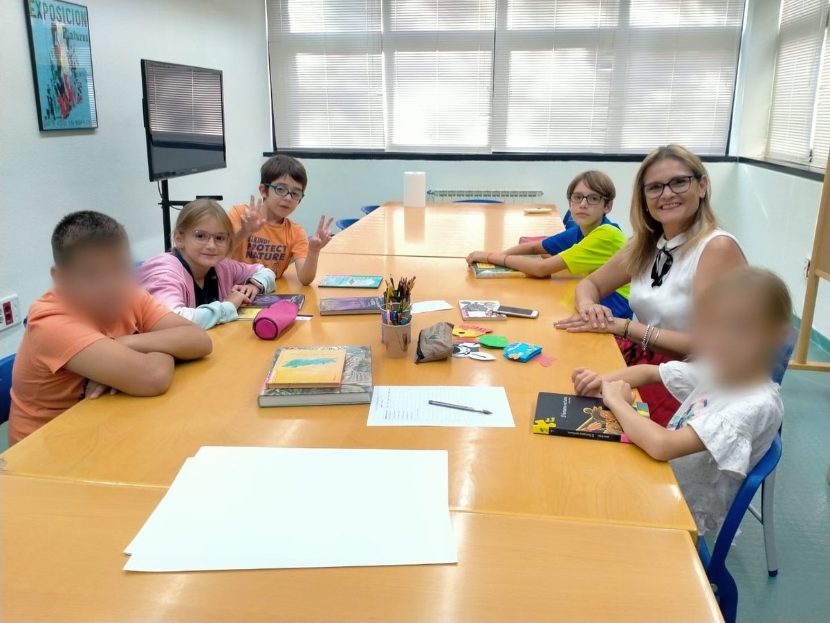 BPECuenca's tweet photo. 🥰 Esta tarde han comenzado las sesiones del Club de Lectura Infantil 9/12 años con Jenny Fraile (@encuentada).
👶 Mañana dará comienzo la #Bebeteca; Noelia ya está calentando motores 🙌😉
¡Va a ser un curso genial, chic@s! 👏👏👏🤩 https://t.co/iWAAclabn9